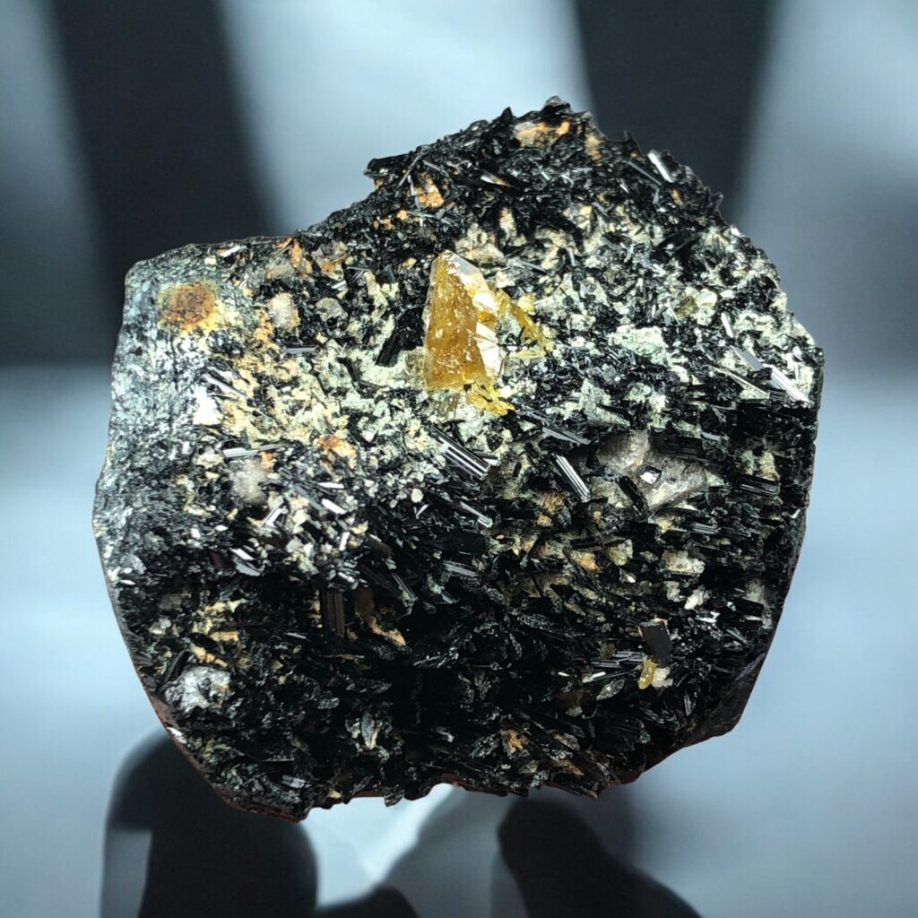 Sphene ( Titanite ) combine with Aejirine , Specimen